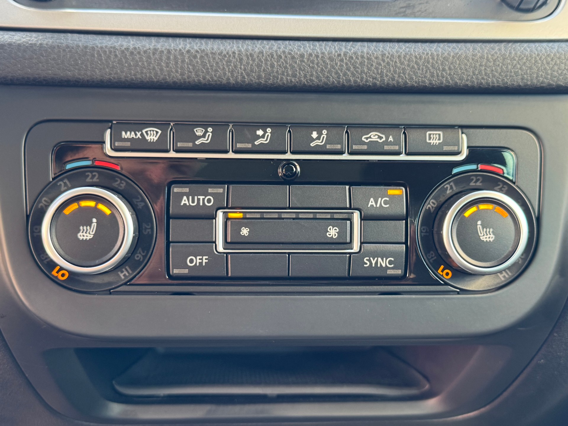 VW Tiguan 2.0 TDI BMT Cup 4Motion DSG-image-12