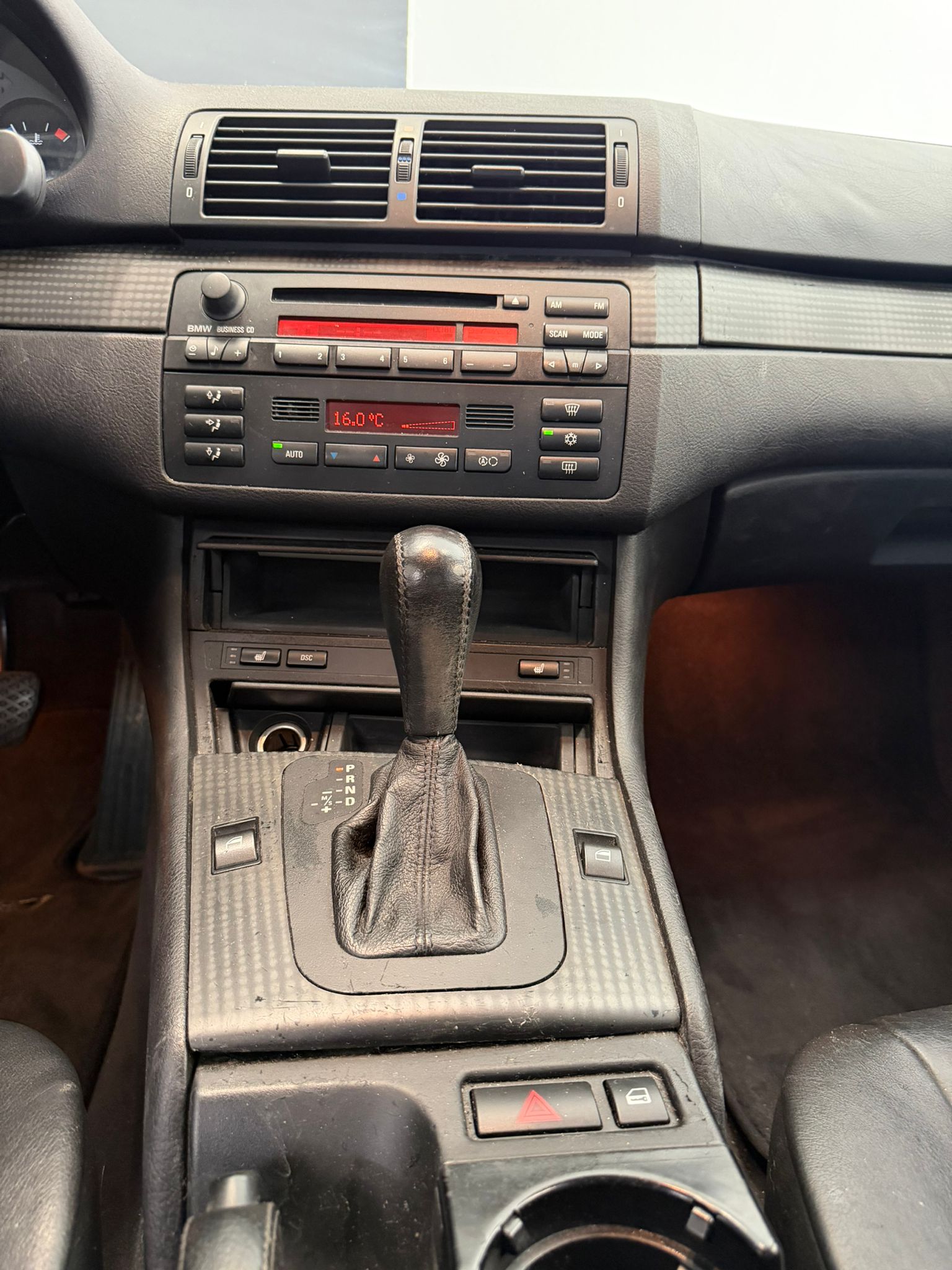 BMW 325i ***CH-Fahrzeug*** mit Sitzheizung-image-9