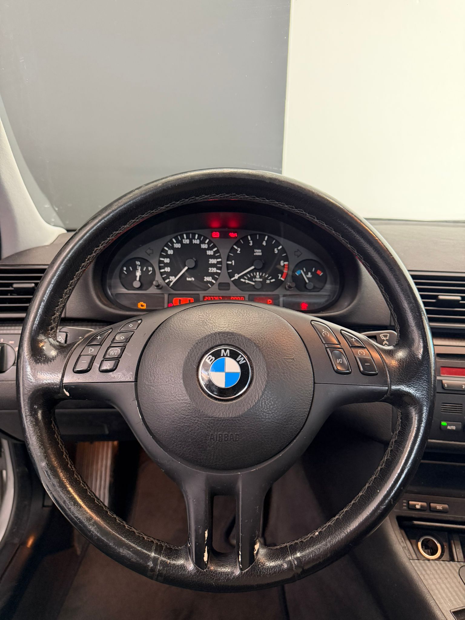 BMW 325i ***CH-Fahrzeug*** mit Sitzheizung-image-7