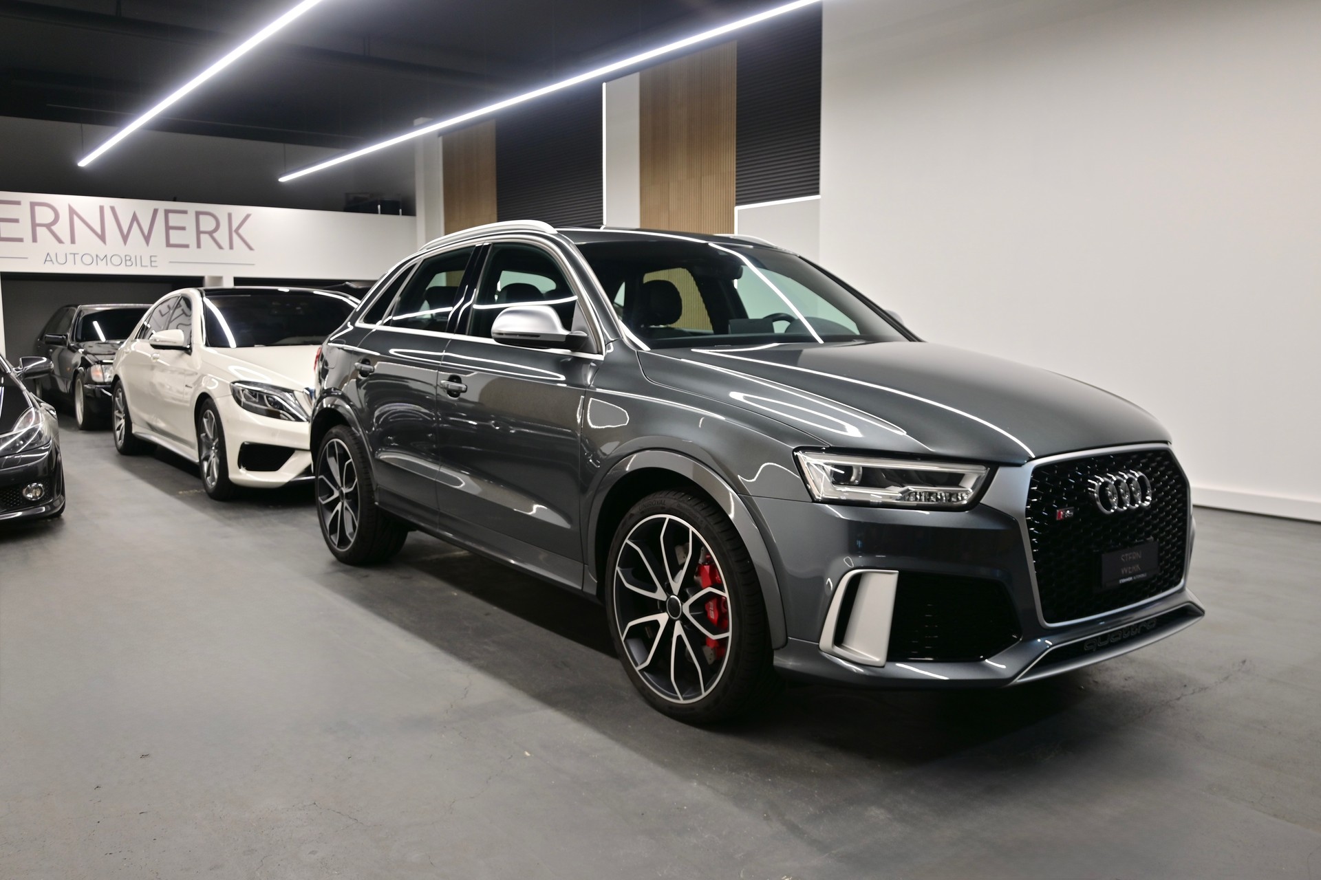 AUDI RS Q3 2.5 TFSI performance quattro S-tronic-showroom-element-2