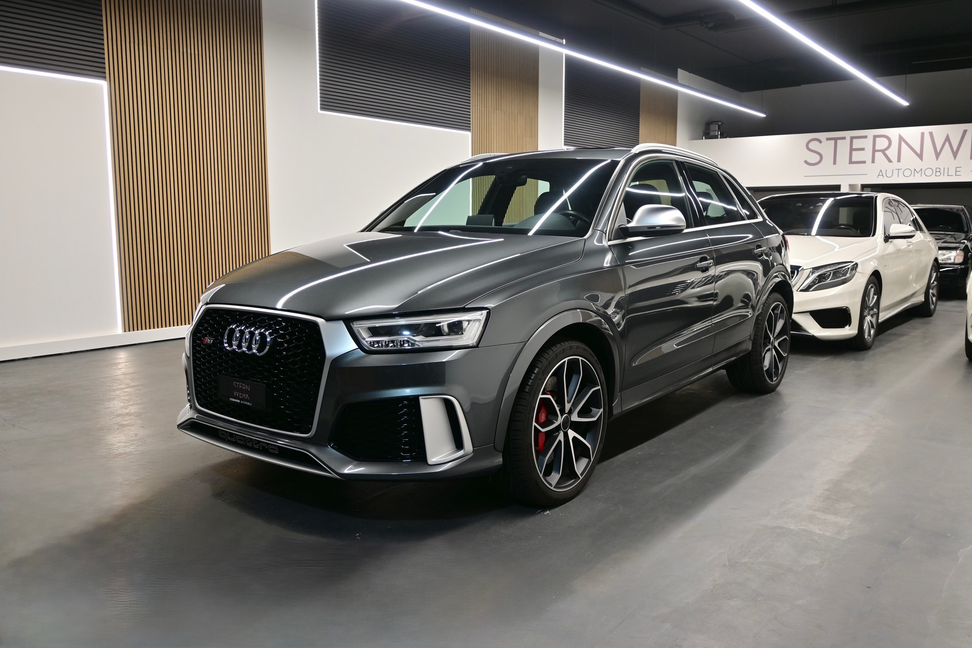 AUDI RS Q3 2.5 TFSI performance quattro S-tronic