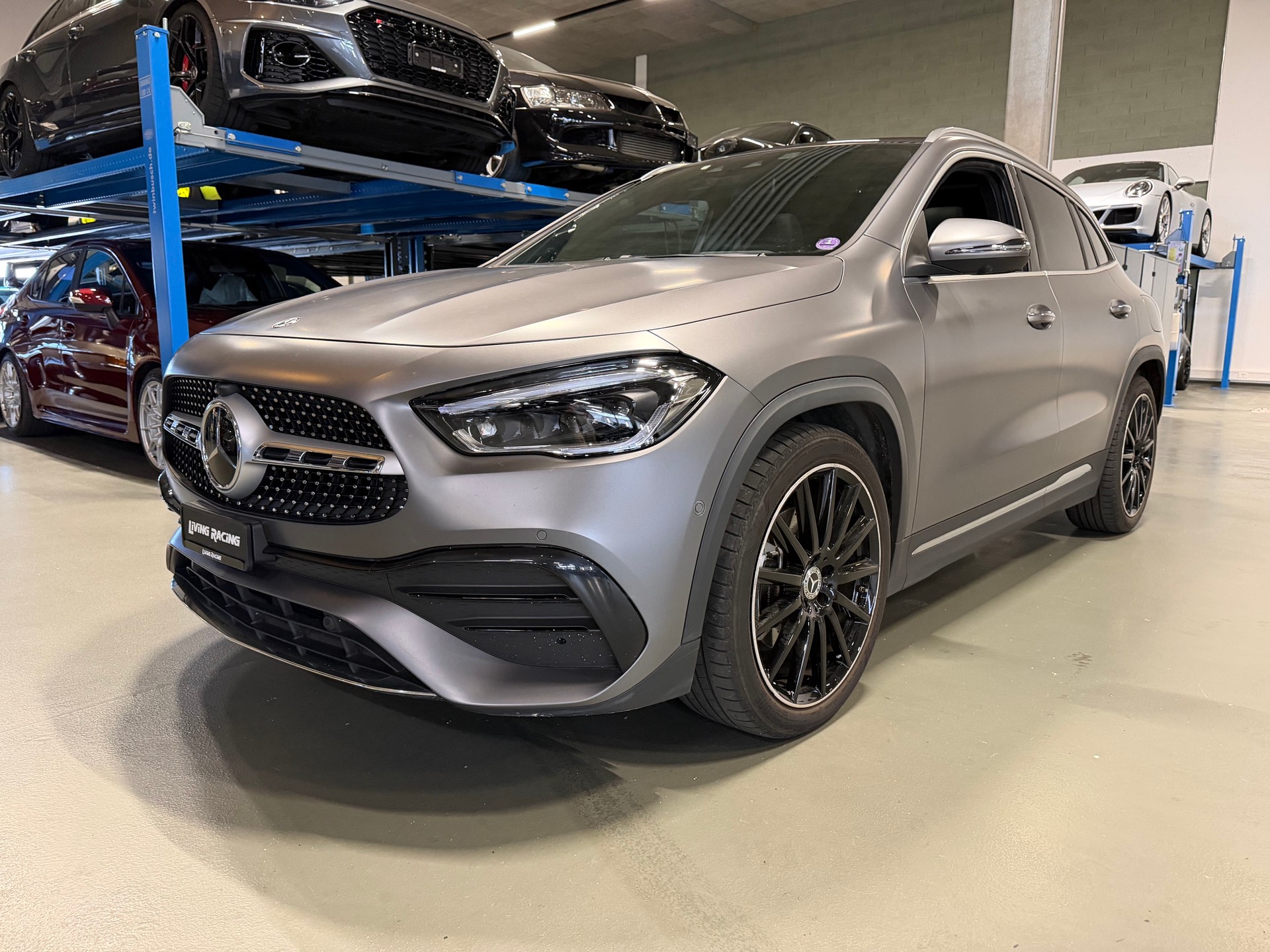 MERCEDES-BENZ GLA 200 AMG Line 7G-DCT *CH VHC*-showroom-element-1