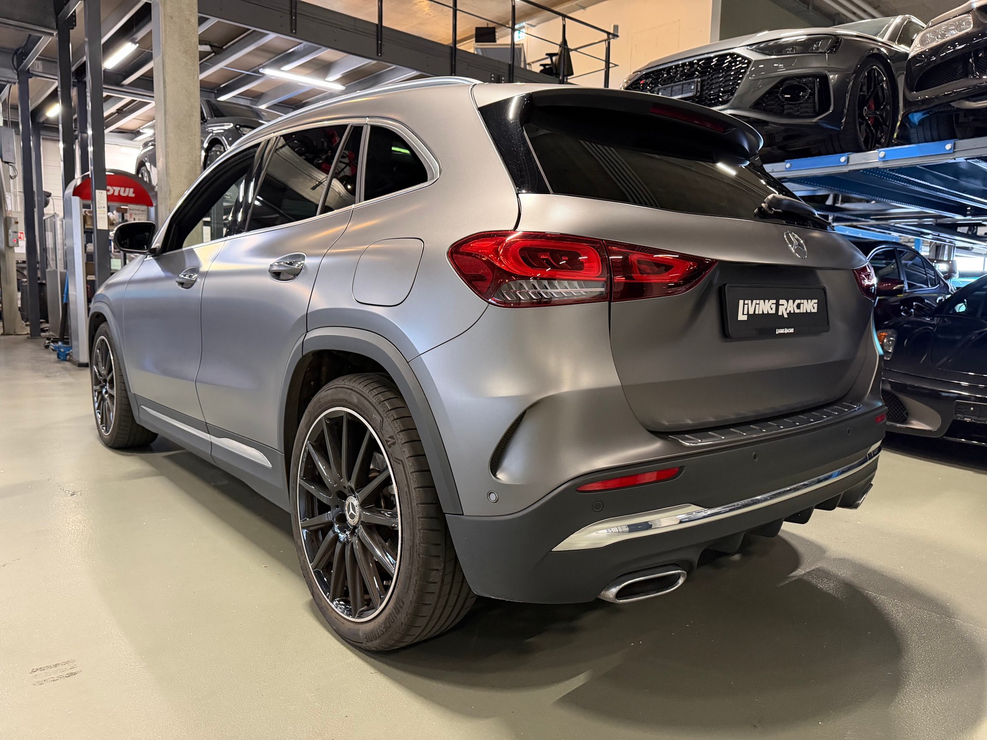 MERCEDES-BENZ GLA 200 AMG Line 7G-DCT *CH VHC*-showroom-element-2