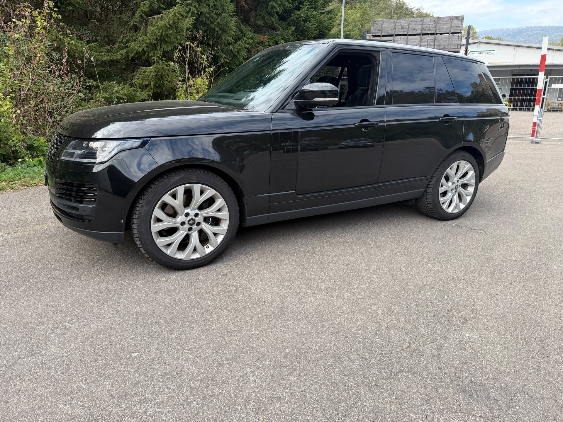 LAND ROVER Range Rover 5.0 V8 S/C Vogue Automatic-image-6
