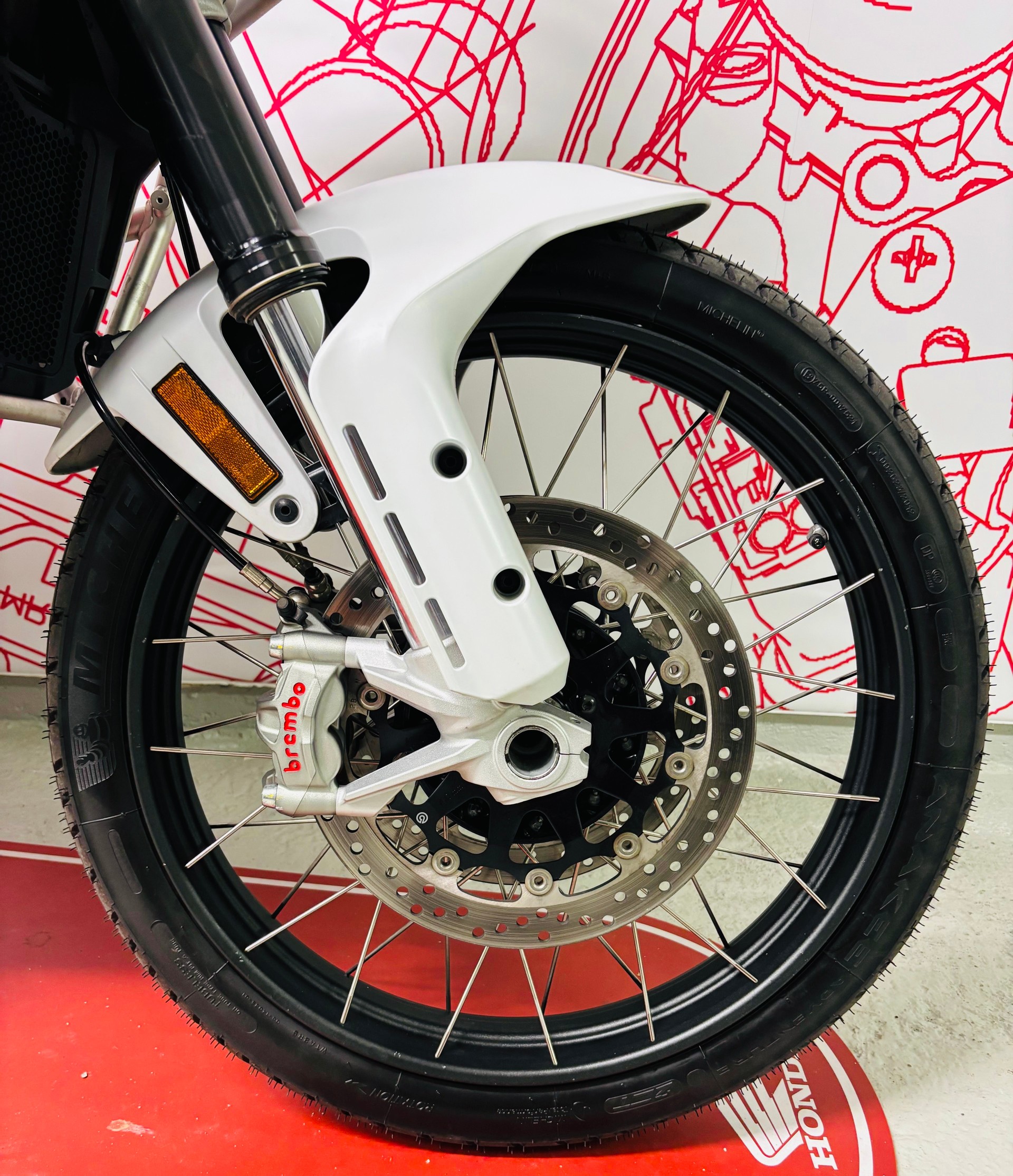 DUCATI Desert X-image-5