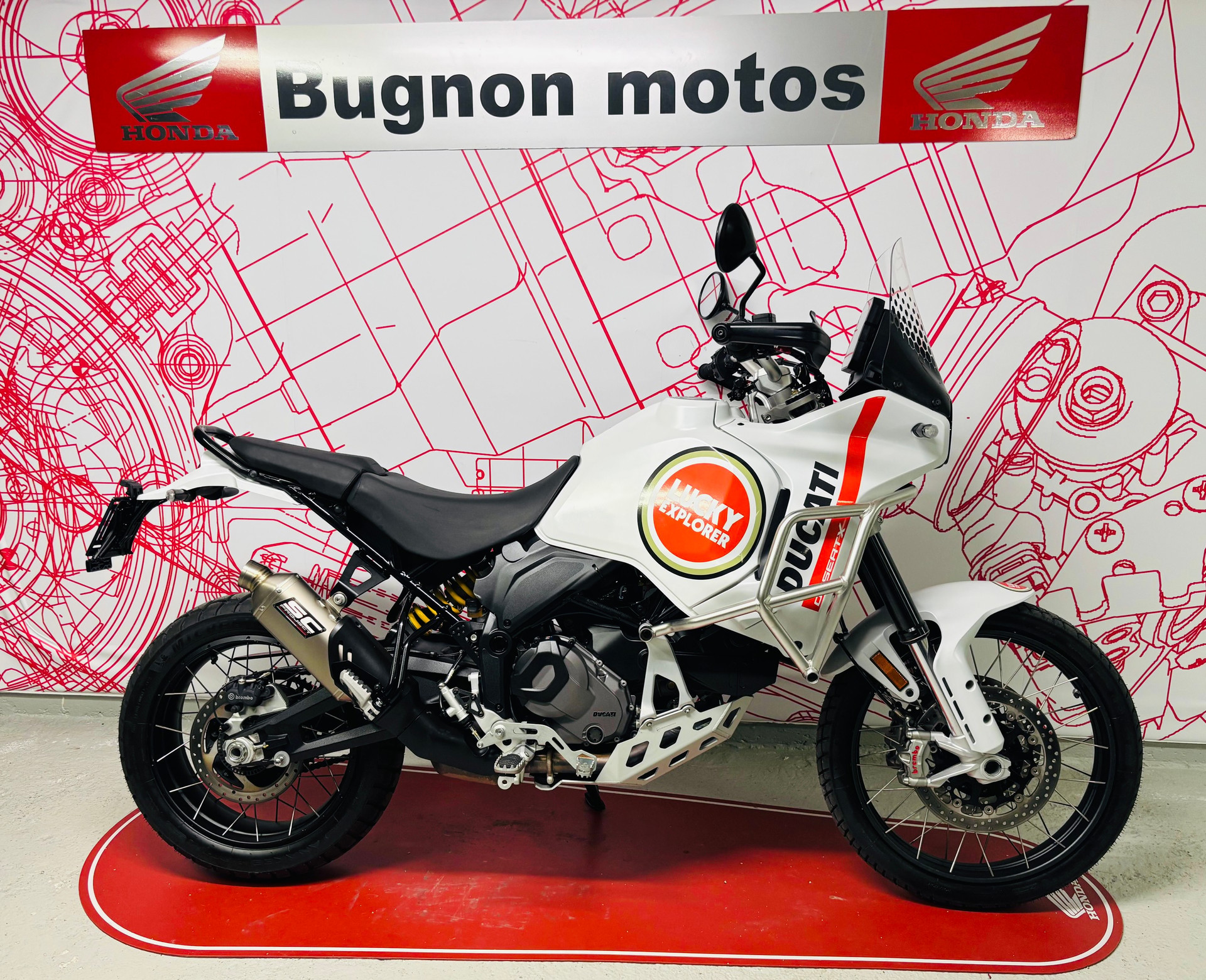 DUCATI Desert X