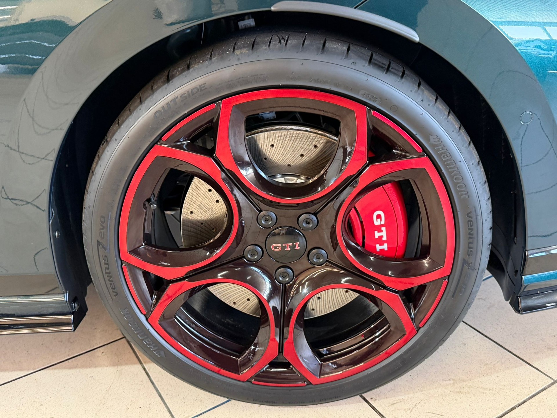 VW Golf 2.0 TSI GTI Edition 50 DSG-image-4