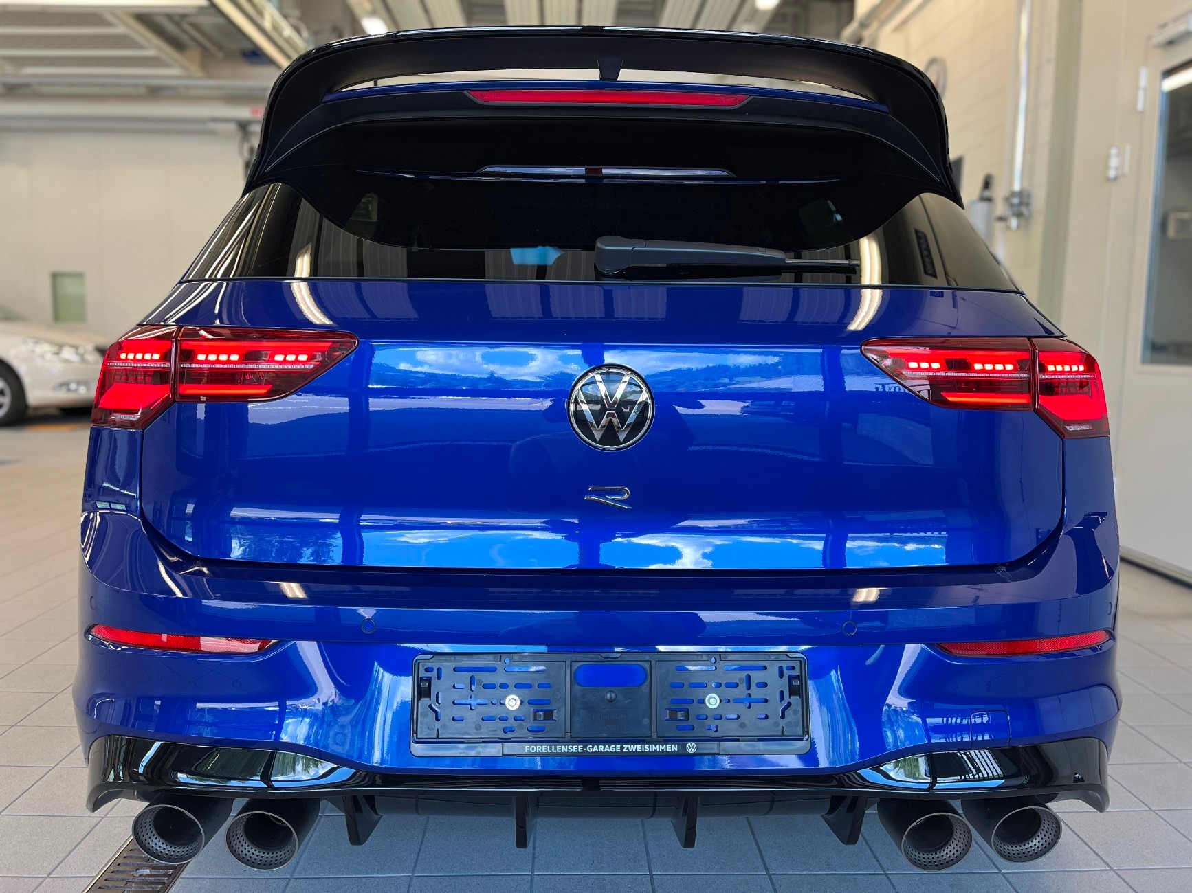 VW Golf 2.0 TSI R DSG 4Motion-image-7