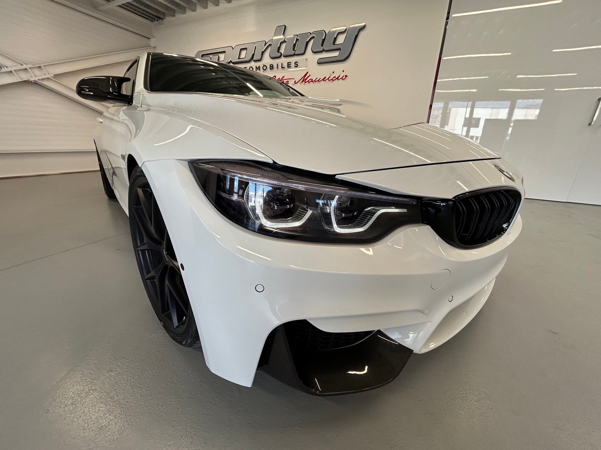 BMW M4 Coupé Competition DKG