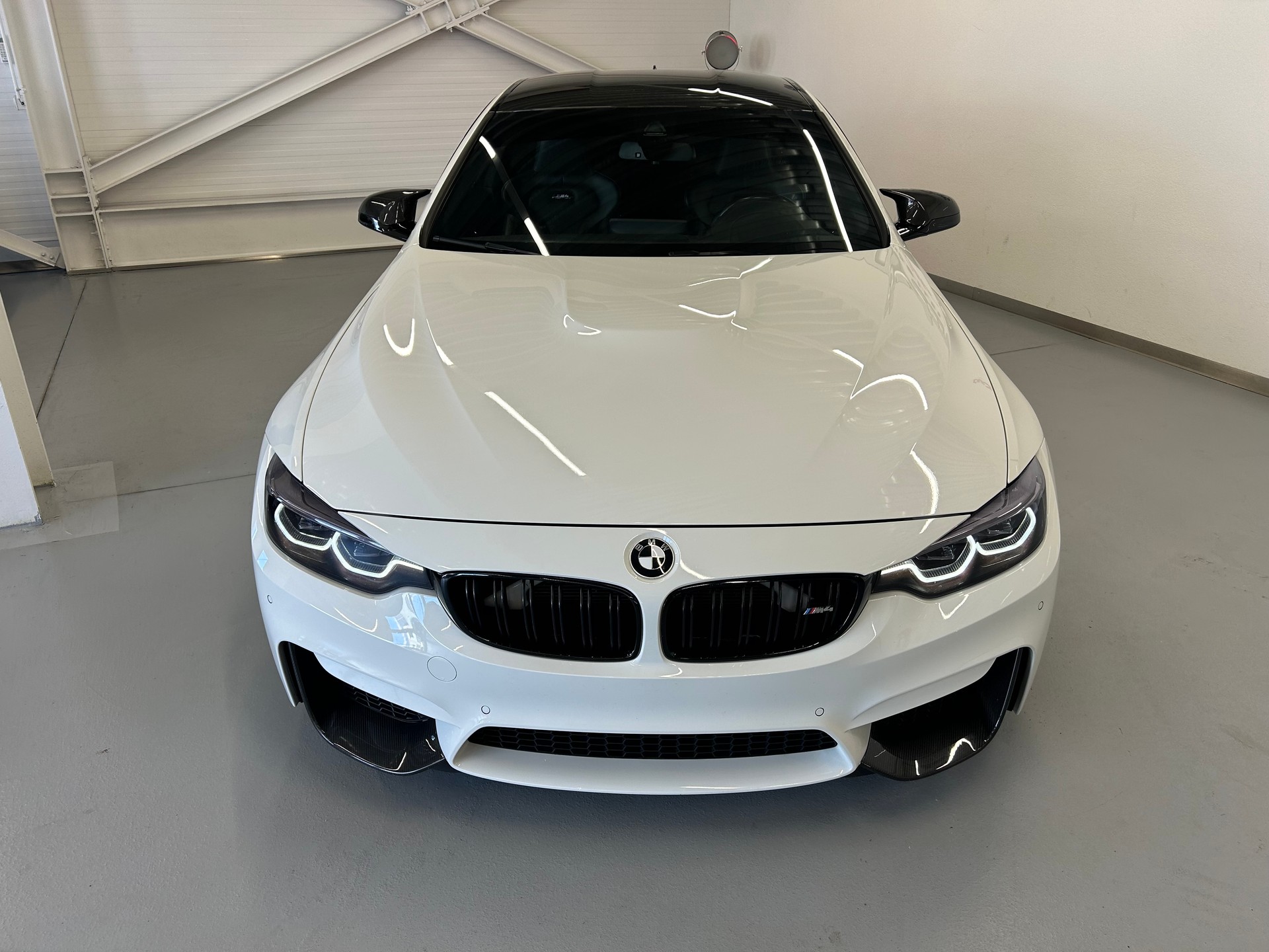 BMW M4 Coupé Competition DKG-showroom-element-3