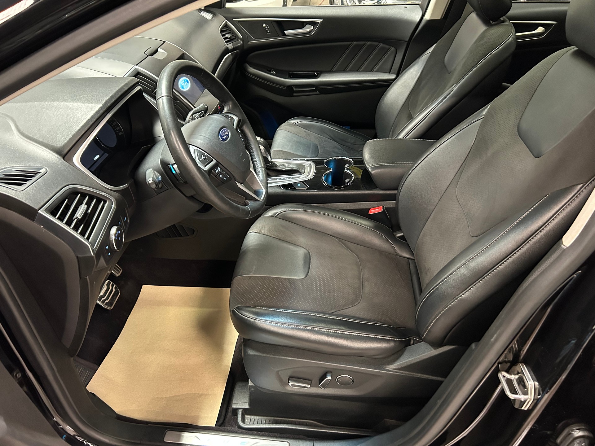 FORD Edge 2.0 TDCi ST-Line 4WD PowerShift-image-8