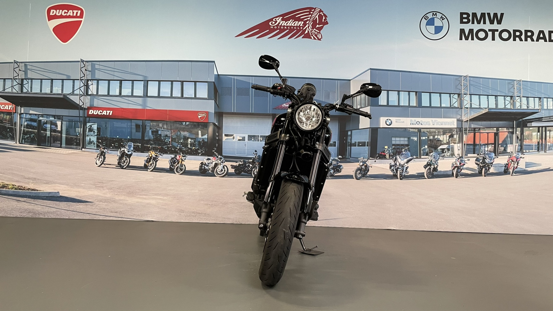 YAMAHA XSR 900 80 Black-image-1