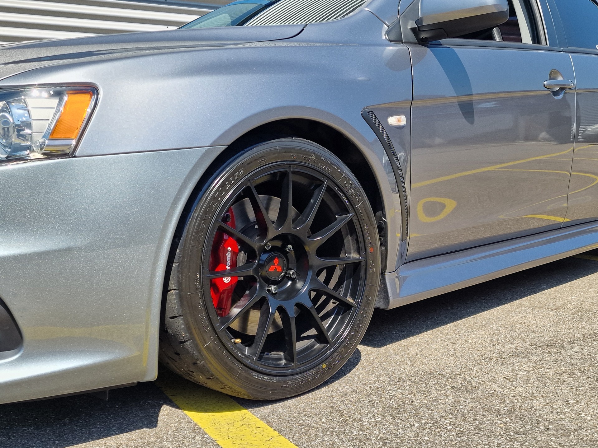 MITSUBISHI Lancer Evo X Final Edition-showroom-element-2