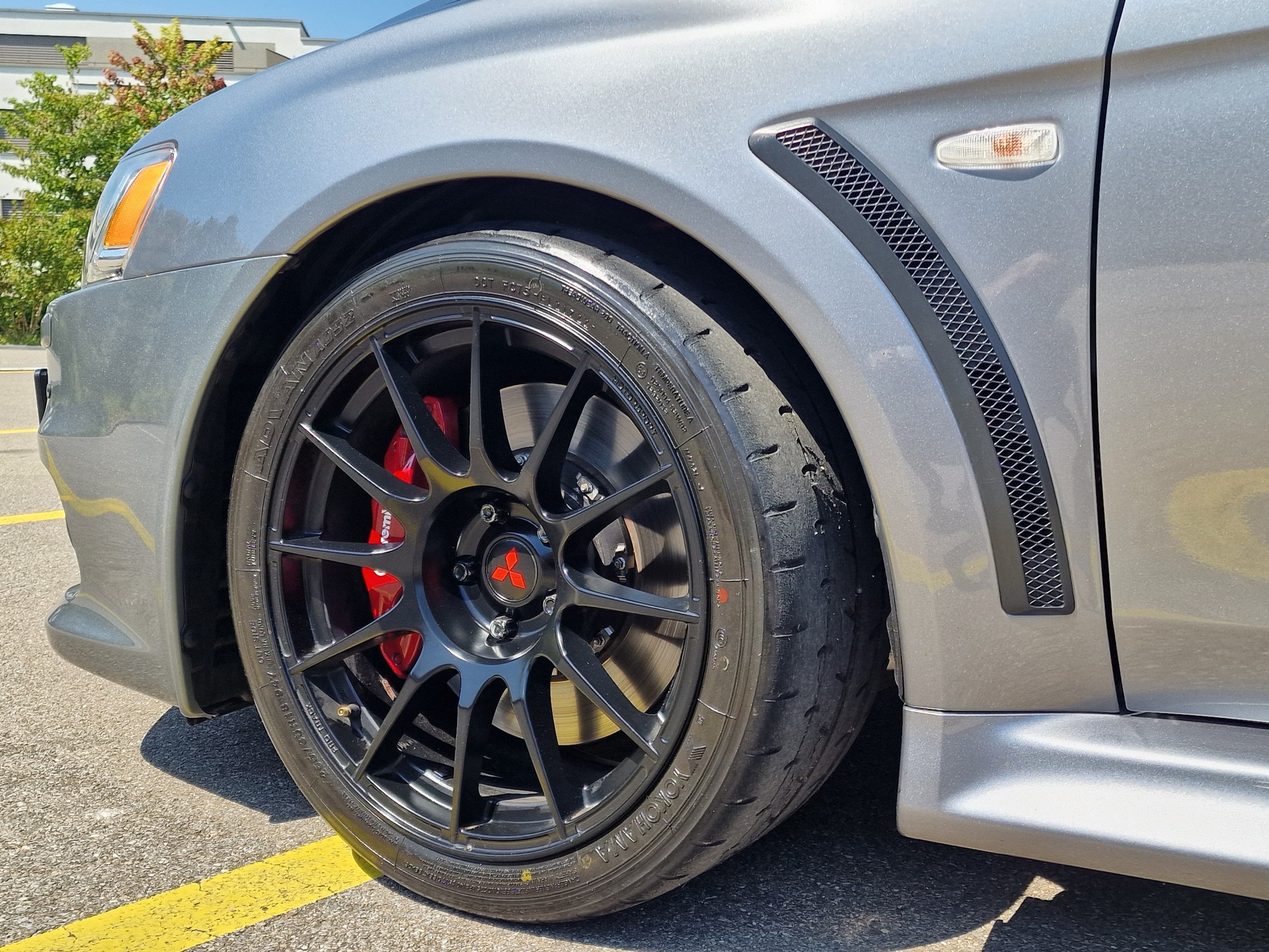 MITSUBISHI Lancer Evo X Final Edition-showroom-element-3