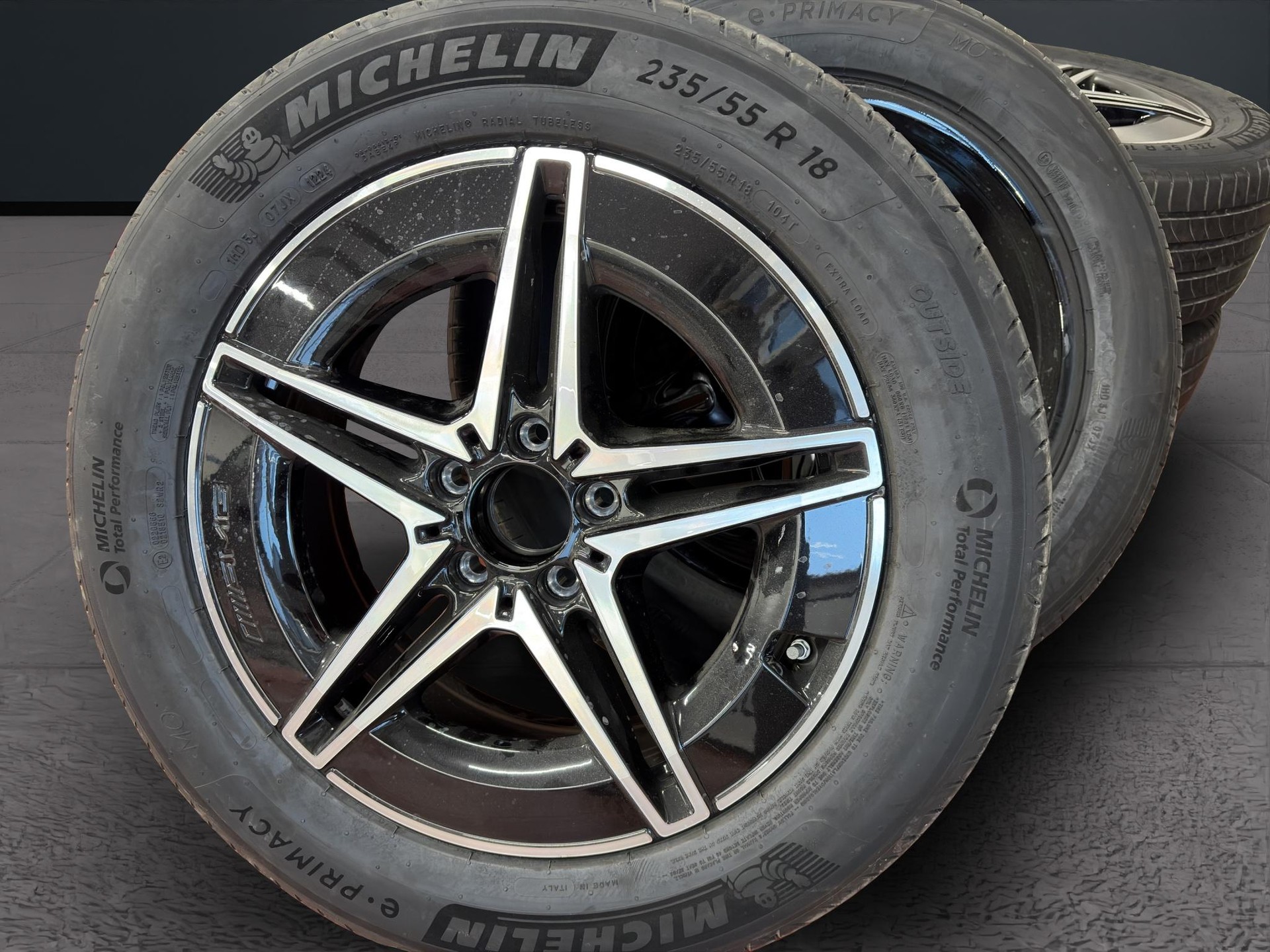 MERCEDES-BENZ EQA 350 Swiss Star AMG Line 4matic-image-15