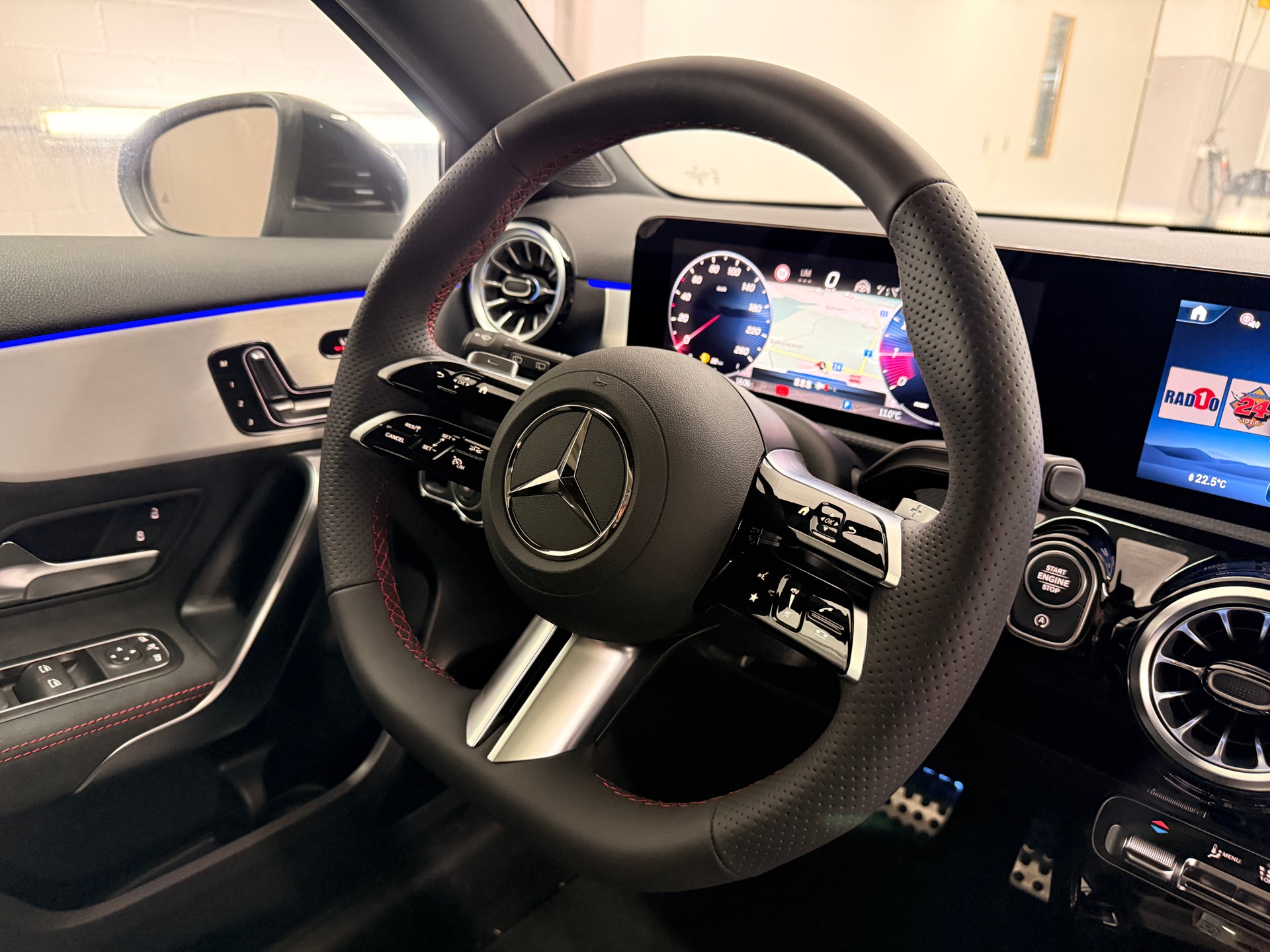 MERCEDES-BENZ A 250 4MATIC Kompaktlimousine-image-15
