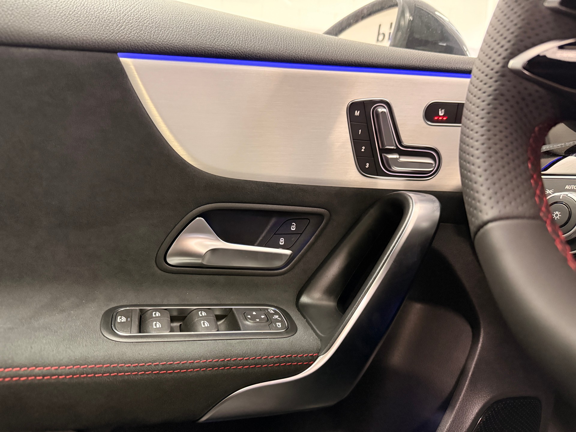 MERCEDES-BENZ A 250 4MATIC Kompaktlimousine-image-16