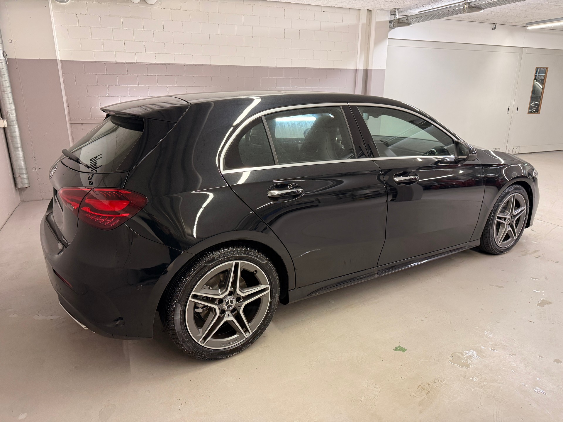 MERCEDES-BENZ A 250 4MATIC Kompaktlimousine-showroom-element-3