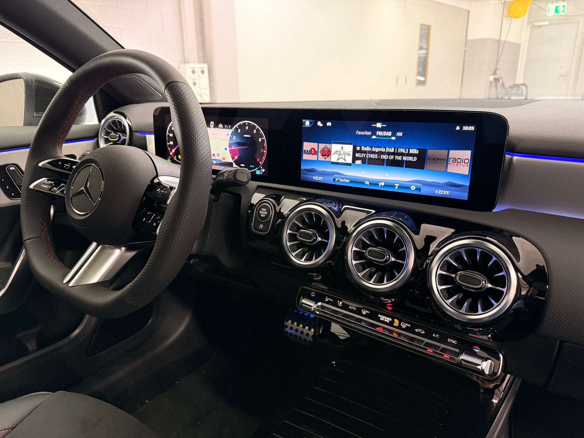 MERCEDES-BENZ A 250 4MATIC Kompaktlimousine-image-12
