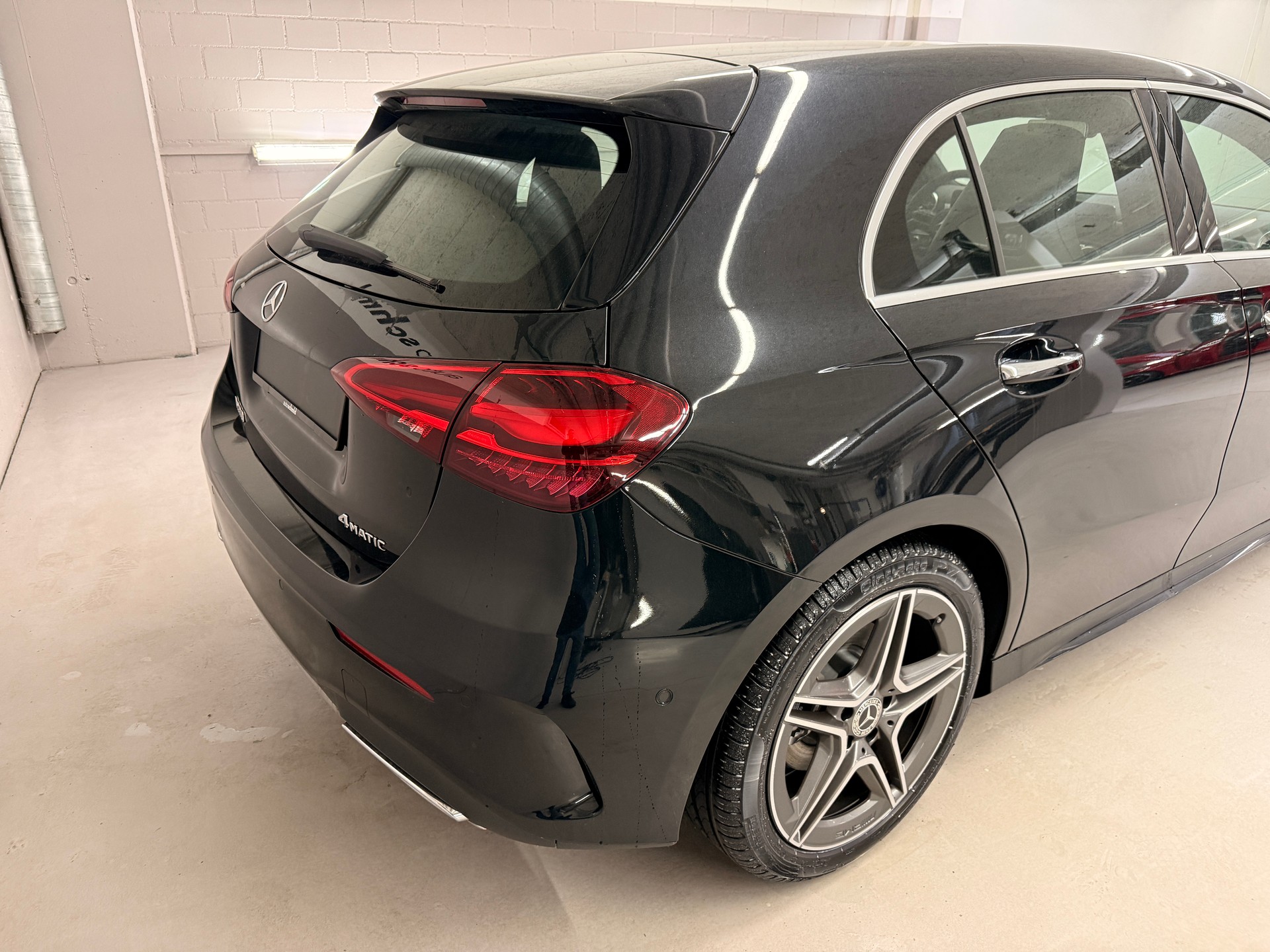 MERCEDES-BENZ A 250 4MATIC Kompaktlimousine-image-5