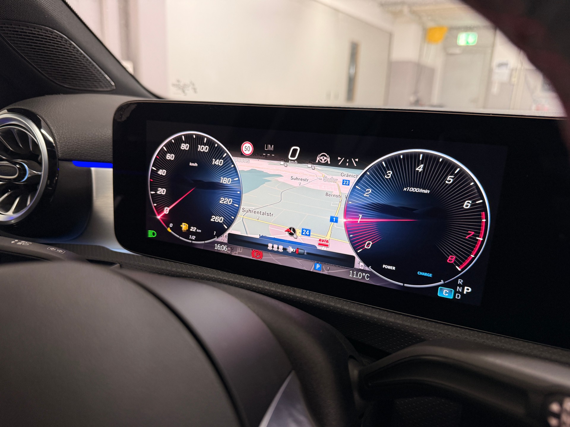 MERCEDES-BENZ A 250 4MATIC Kompaktlimousine-image-14