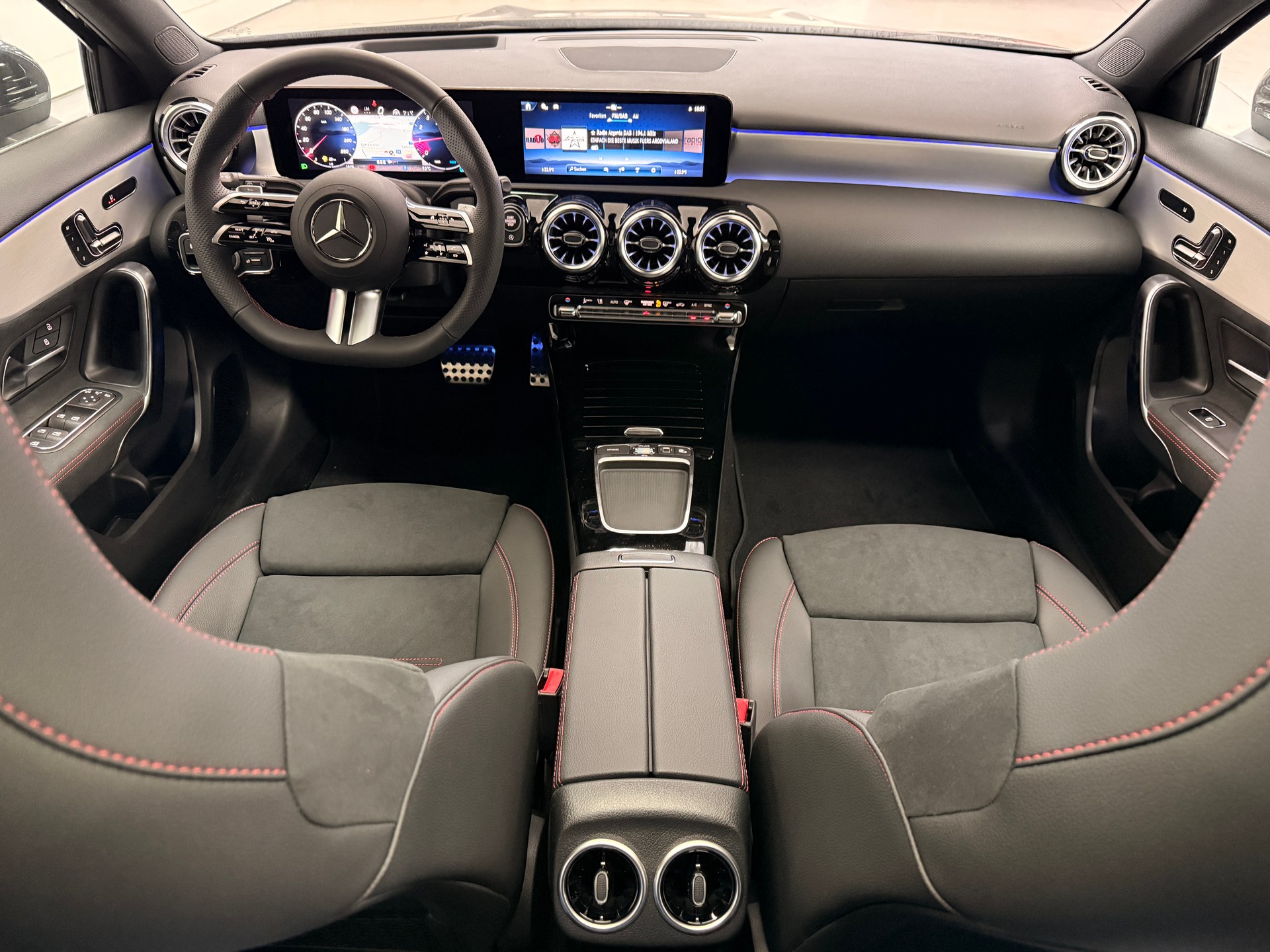 MERCEDES-BENZ A 250 4MATIC Kompaktlimousine-image-7