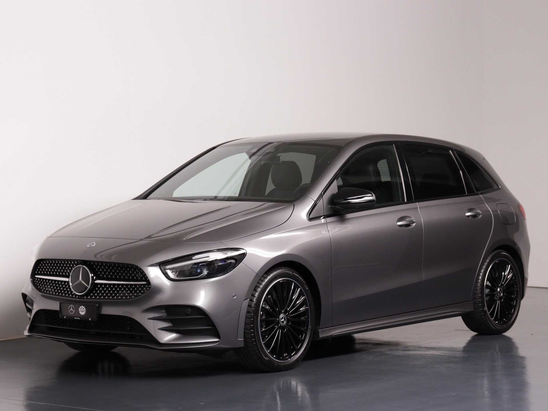 MERCEDES-BENZ B 200 AMG Line