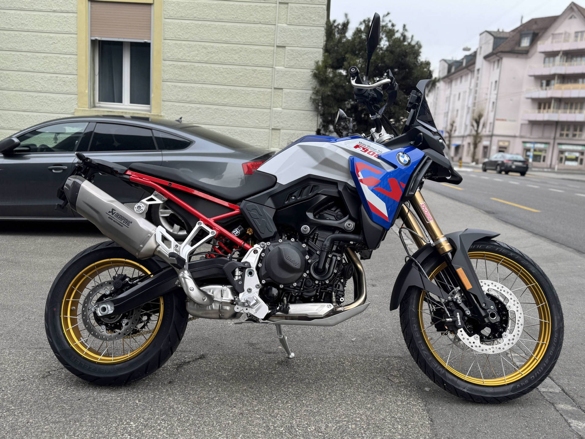 BMW F 900 GS-image-4