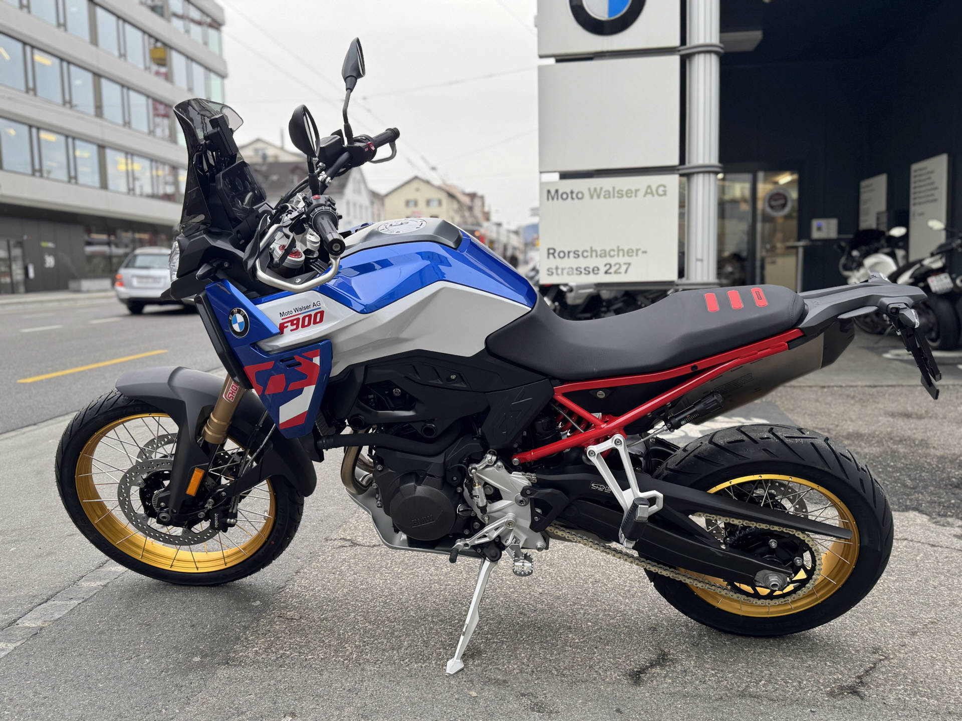 BMW F 900 GS-image-1