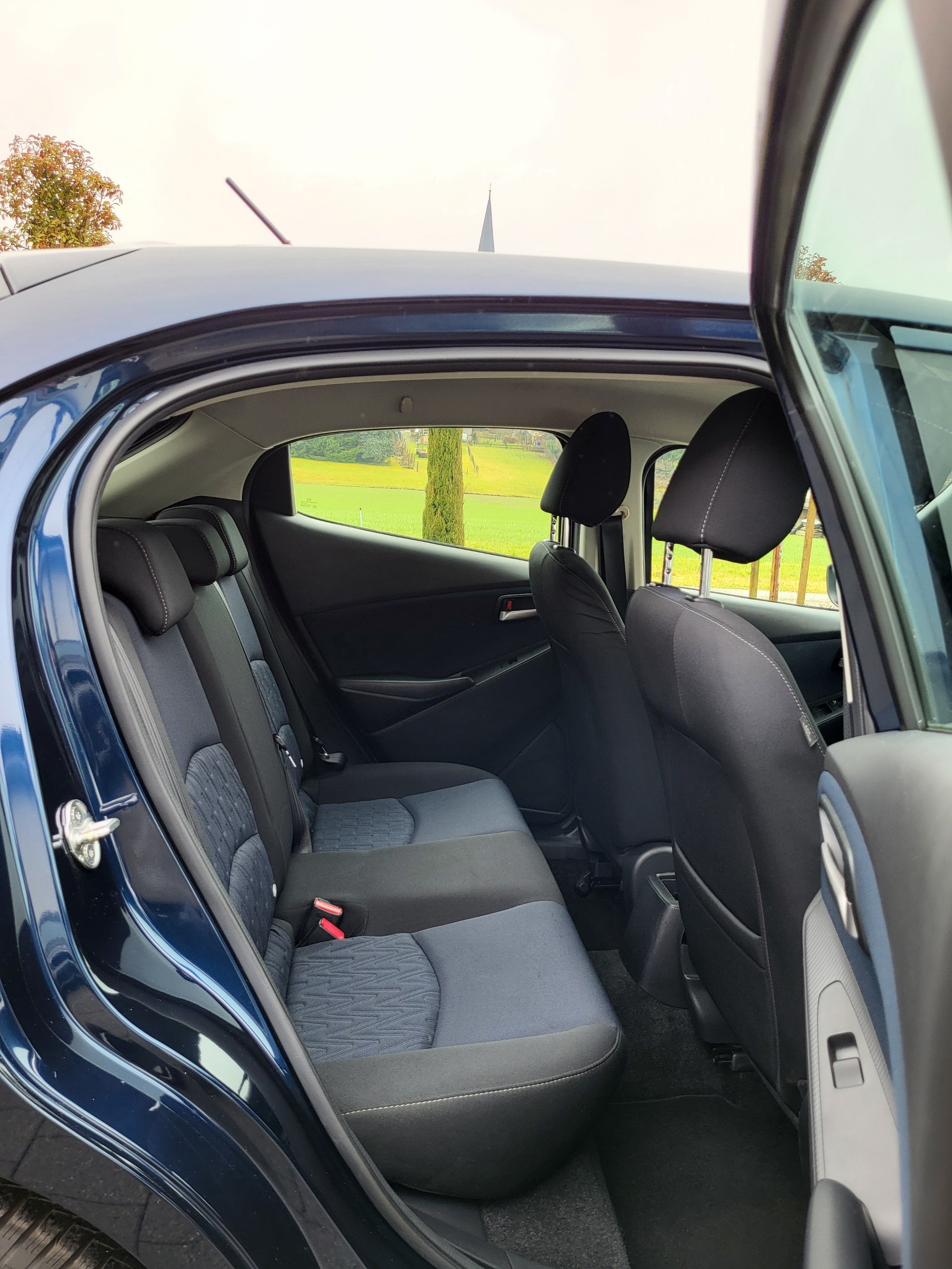 MAZDA 2 1.5i 16V Skyactiv-G Ambition-image-11