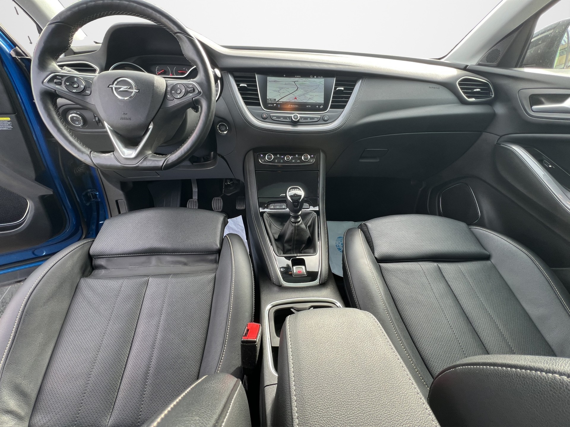 OPEL Grandland X 1.2i TP Ultim-image-13