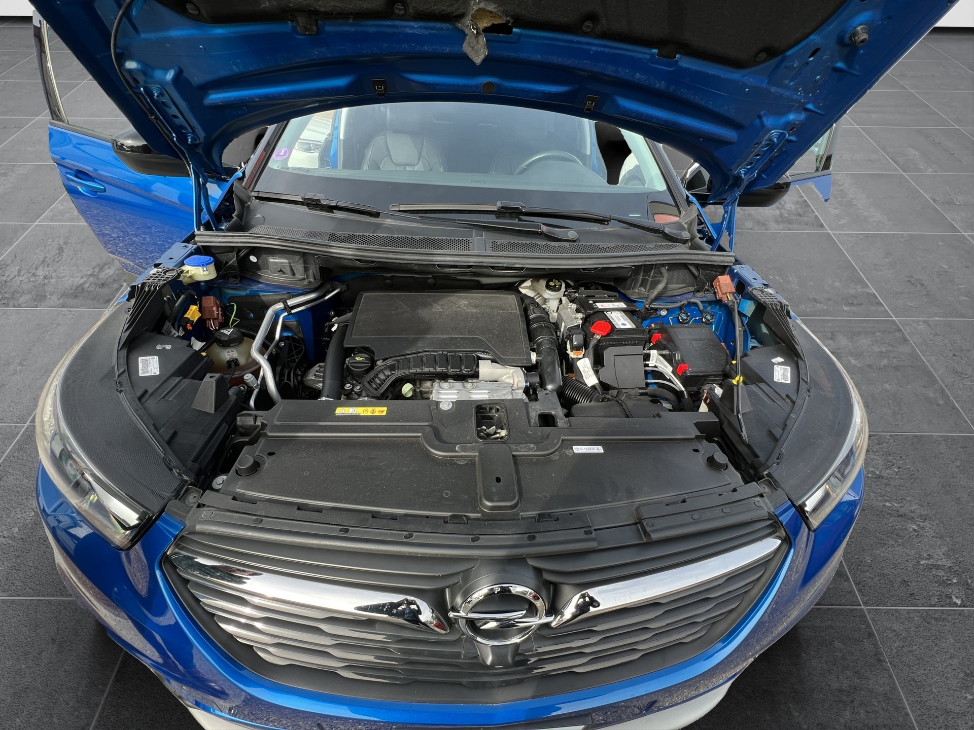 OPEL Grandland X 1.2i TP Ultim-image-17