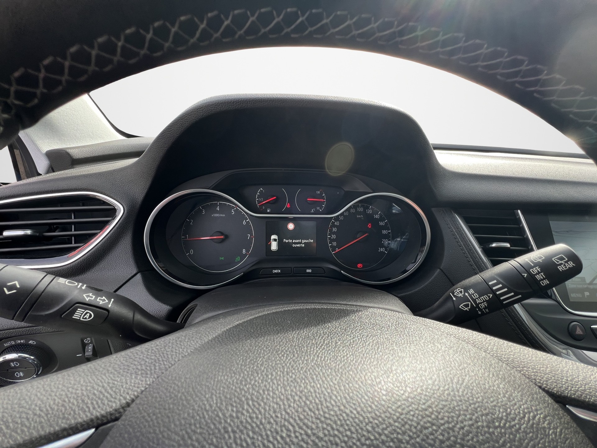 OPEL Grandland X 1.2i TP Ultim-image-10