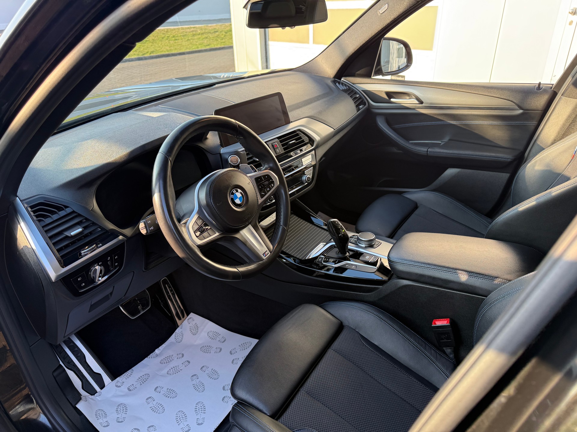BMW X3 xDrive 20d Individual M Sport Steptronic-image-11