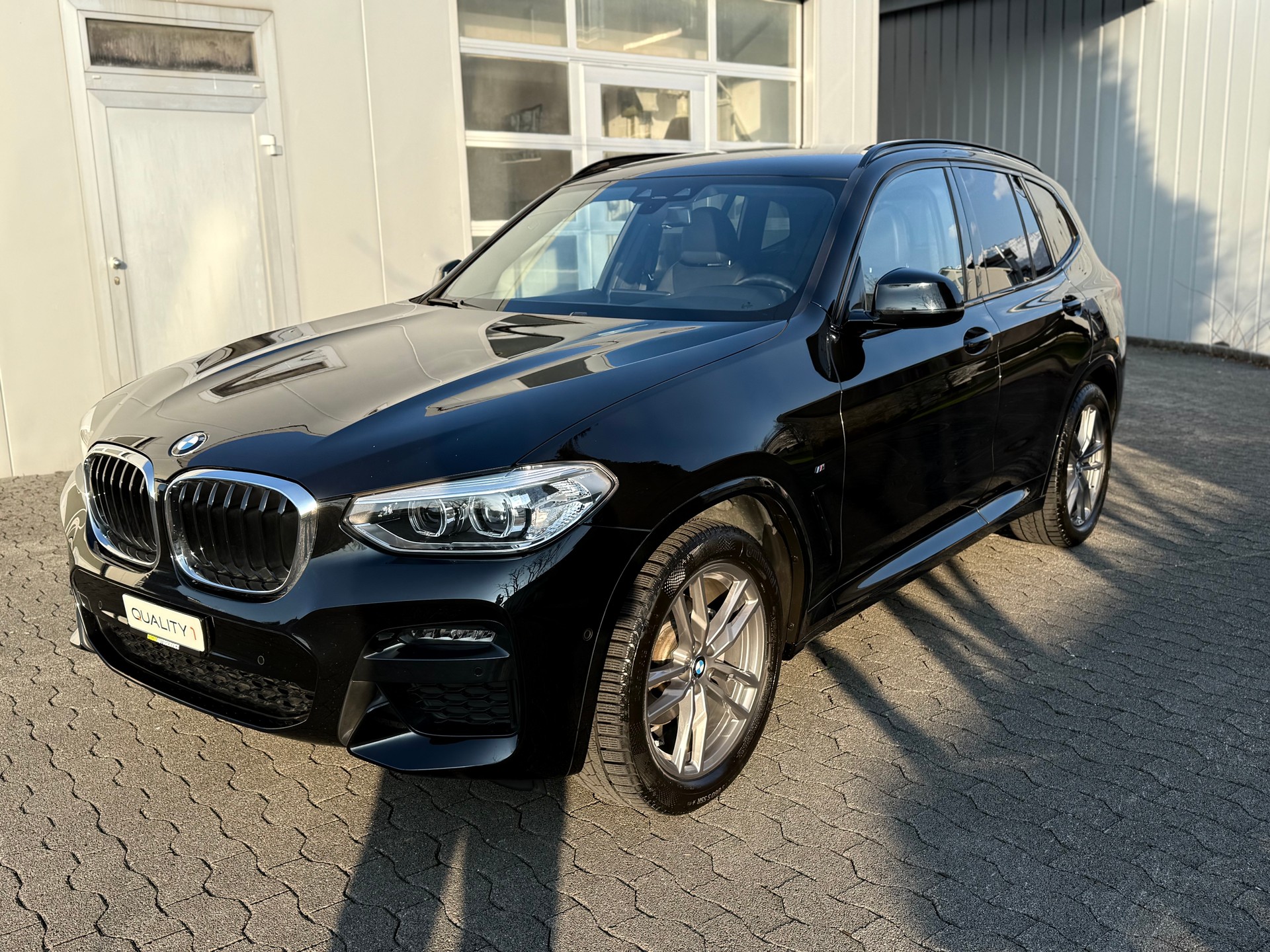 BMW X3 xDrive 20d Individual M Sport Steptronic-showroom-element-1