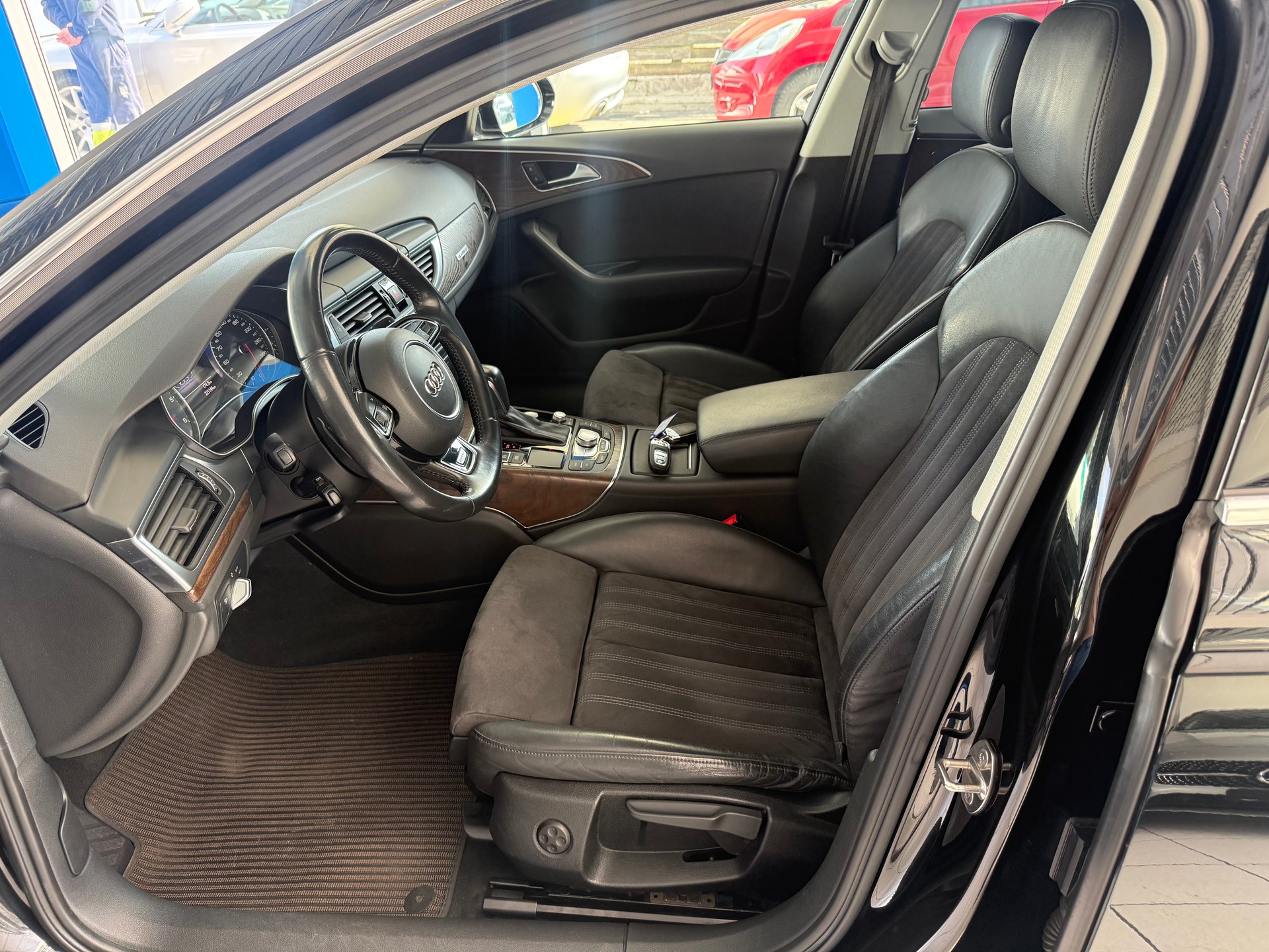 AUDI A6 allroad 3.0 TDI V6 quattro S-tronic-image-13