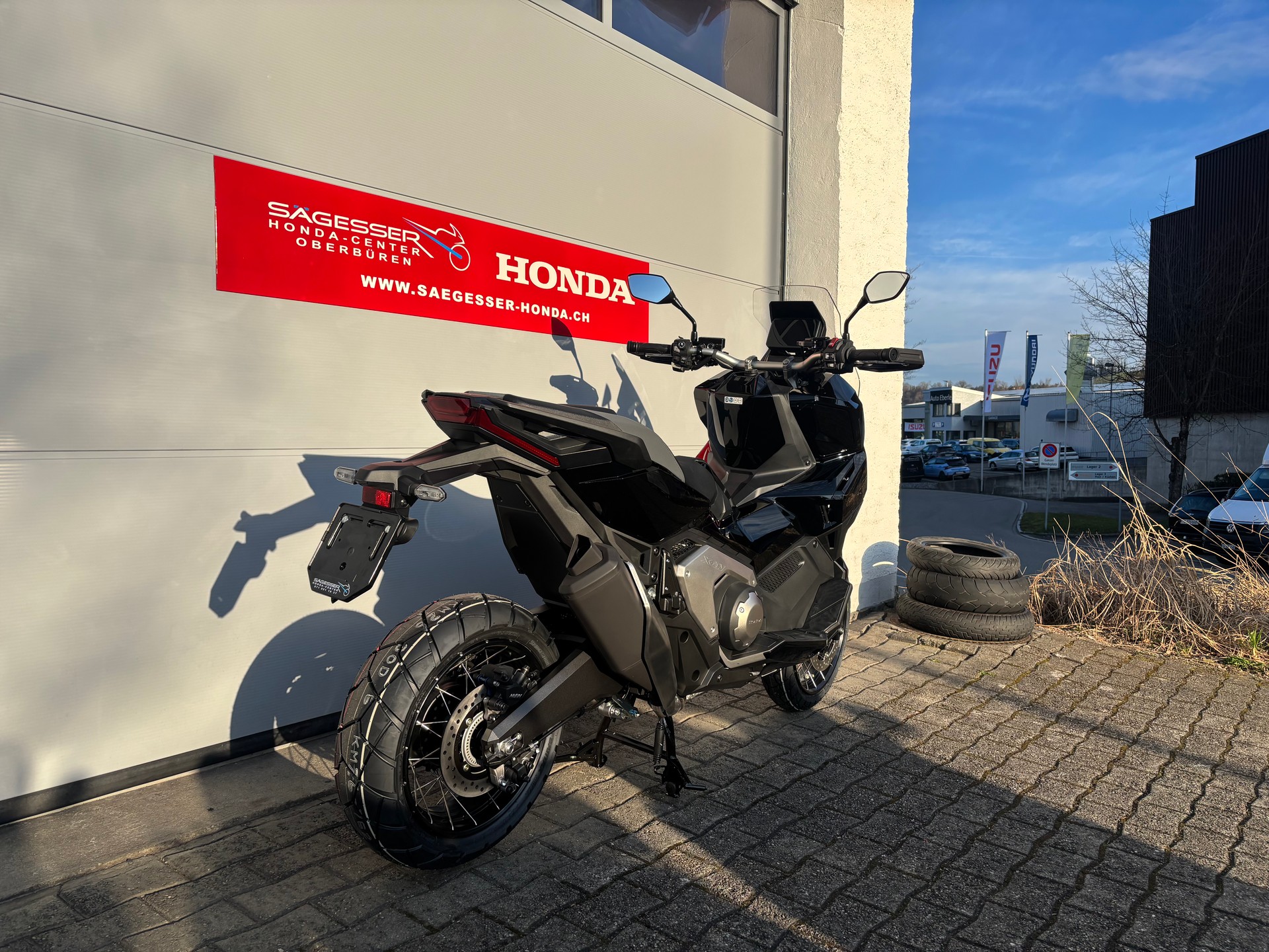 HONDA X-ADV 750-showroom-element-1