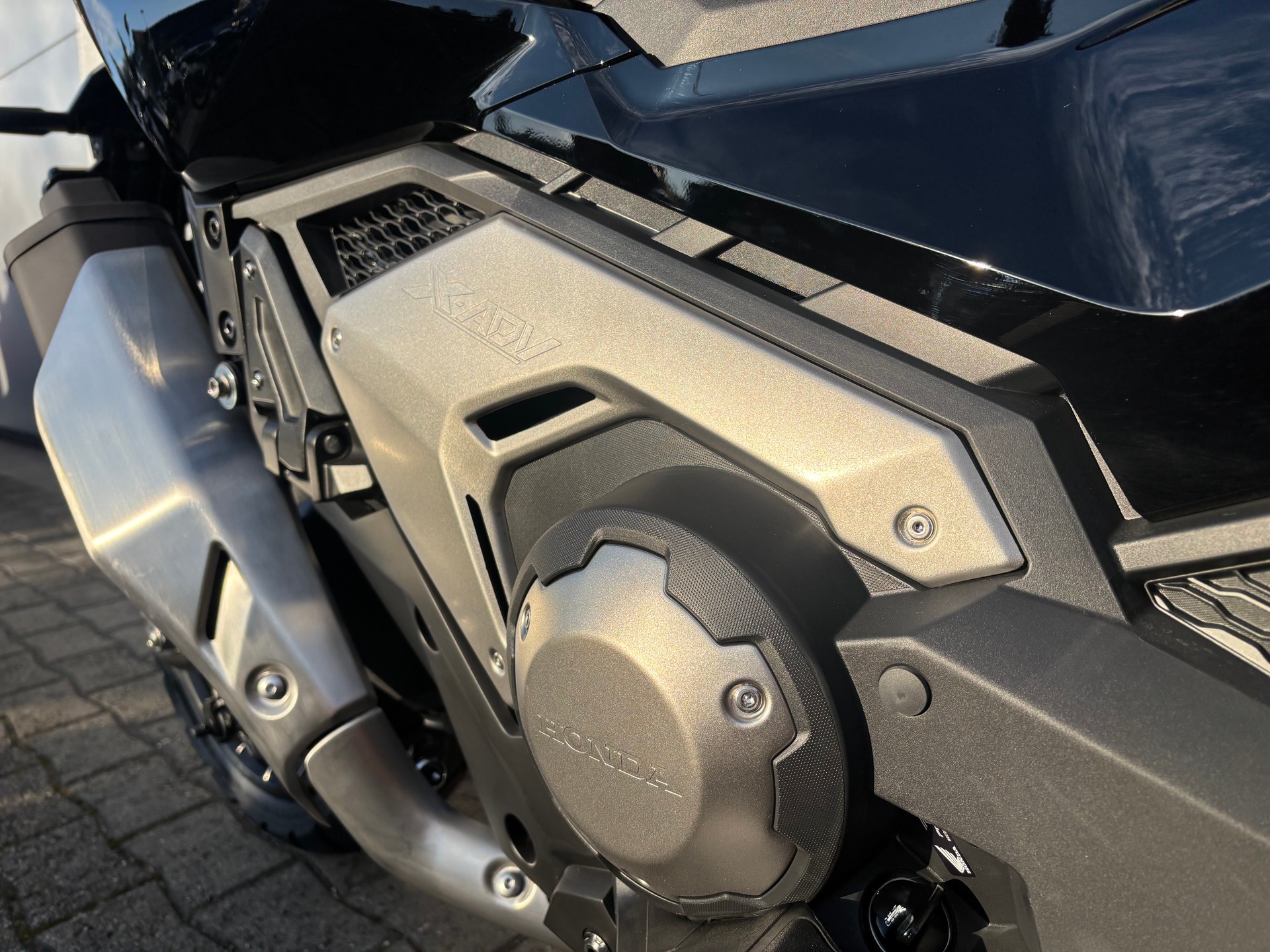 HONDA X-ADV 750-image-4