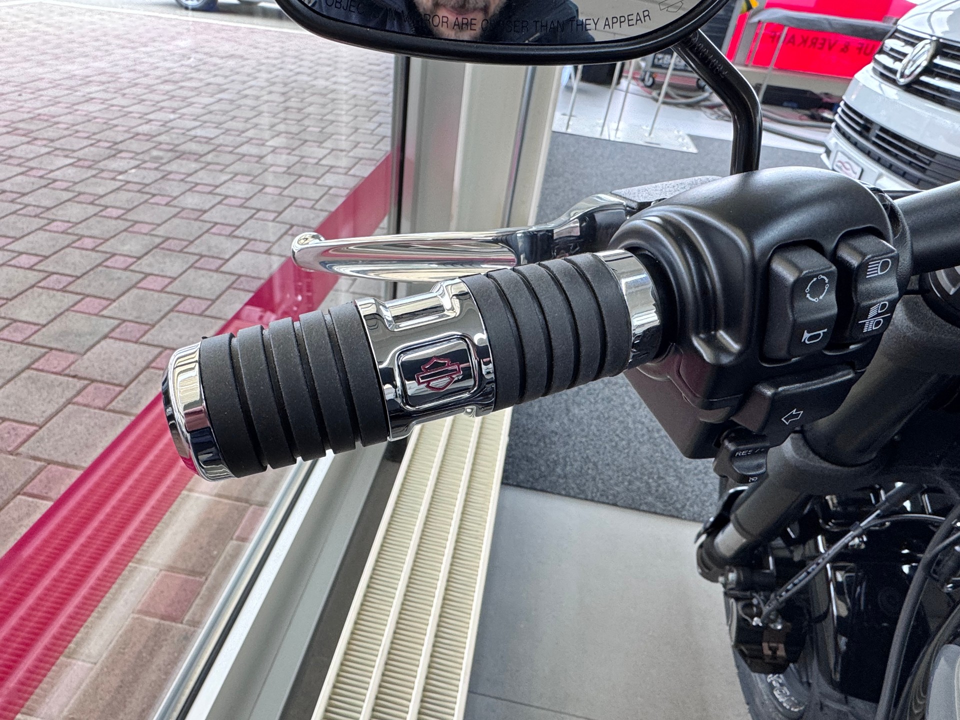 HARLEY-DAVIDSON FXFBS Fat Bob 114+Heckumbau+spezielle Fussraster und Griffe+Auspuff in schwarz lackiert+Werksgarantie+sofort lieferbar+-image-9