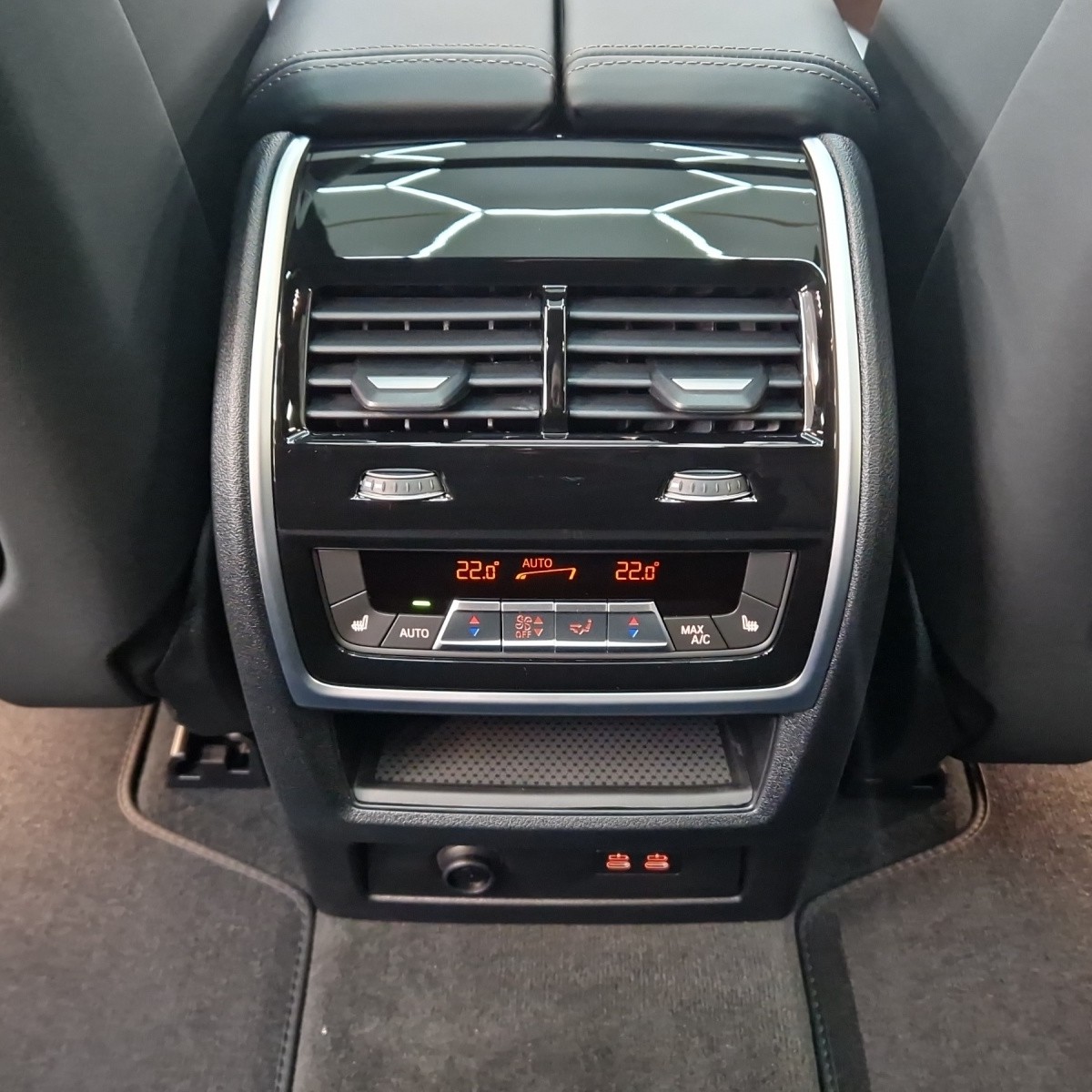 BMW X5 xDrive 48V M60i M Sport Pro Steptronic-image-15