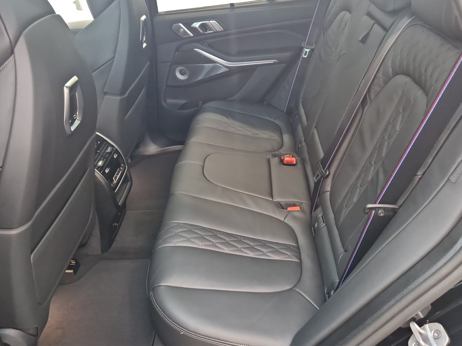 BMW X5 xDrive 48V M60i M Sport Pro Steptronic-image-16