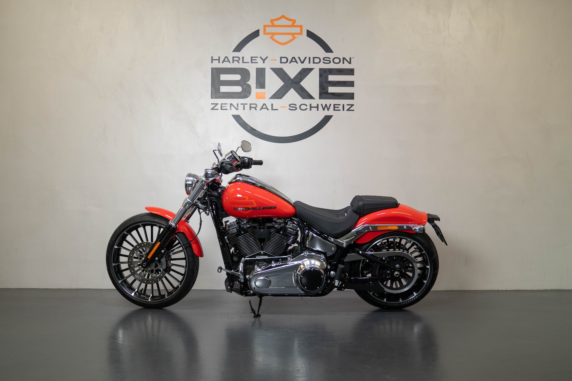 HARLEY-DAVIDSON FXBR Breakout 117-image-1