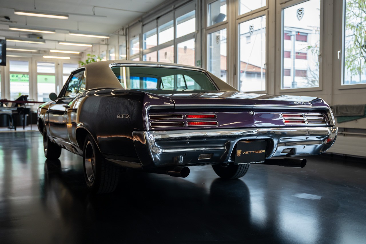 PONTIAC GTO-showroom-element-3