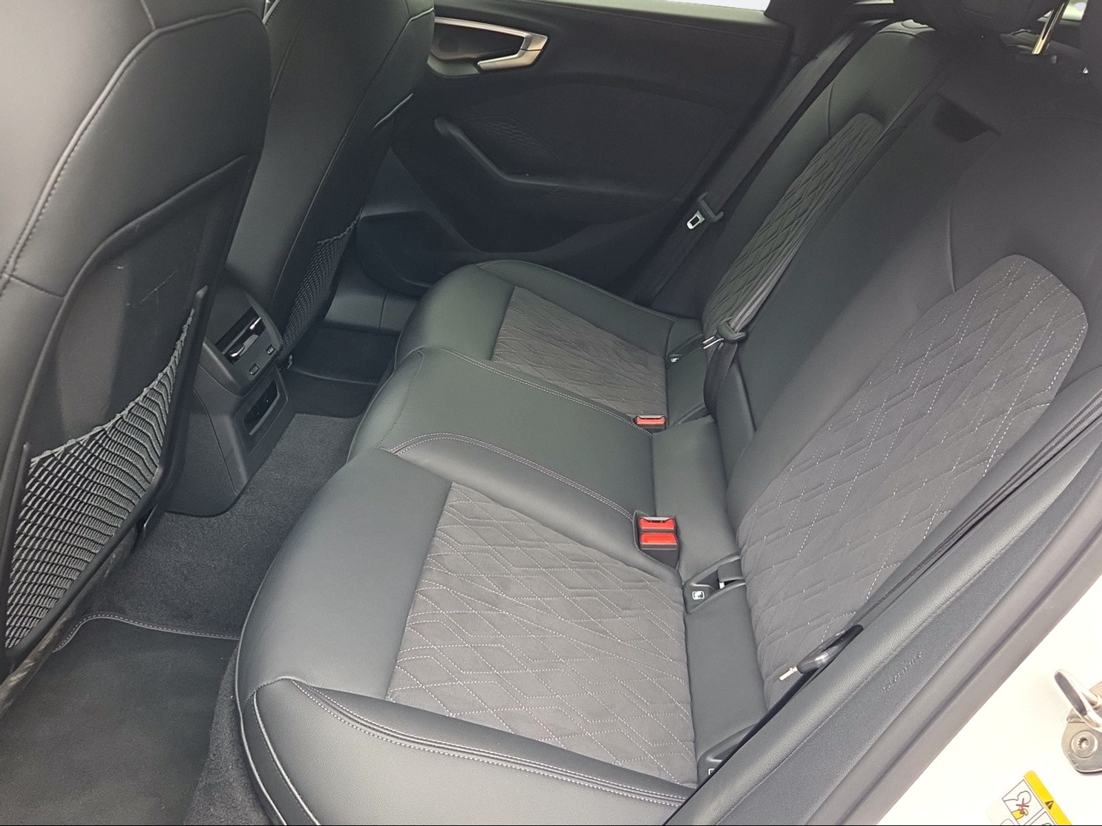 AUDI A5 Avant 2.0 TDI Attraction quattro S-Tronic-image-9