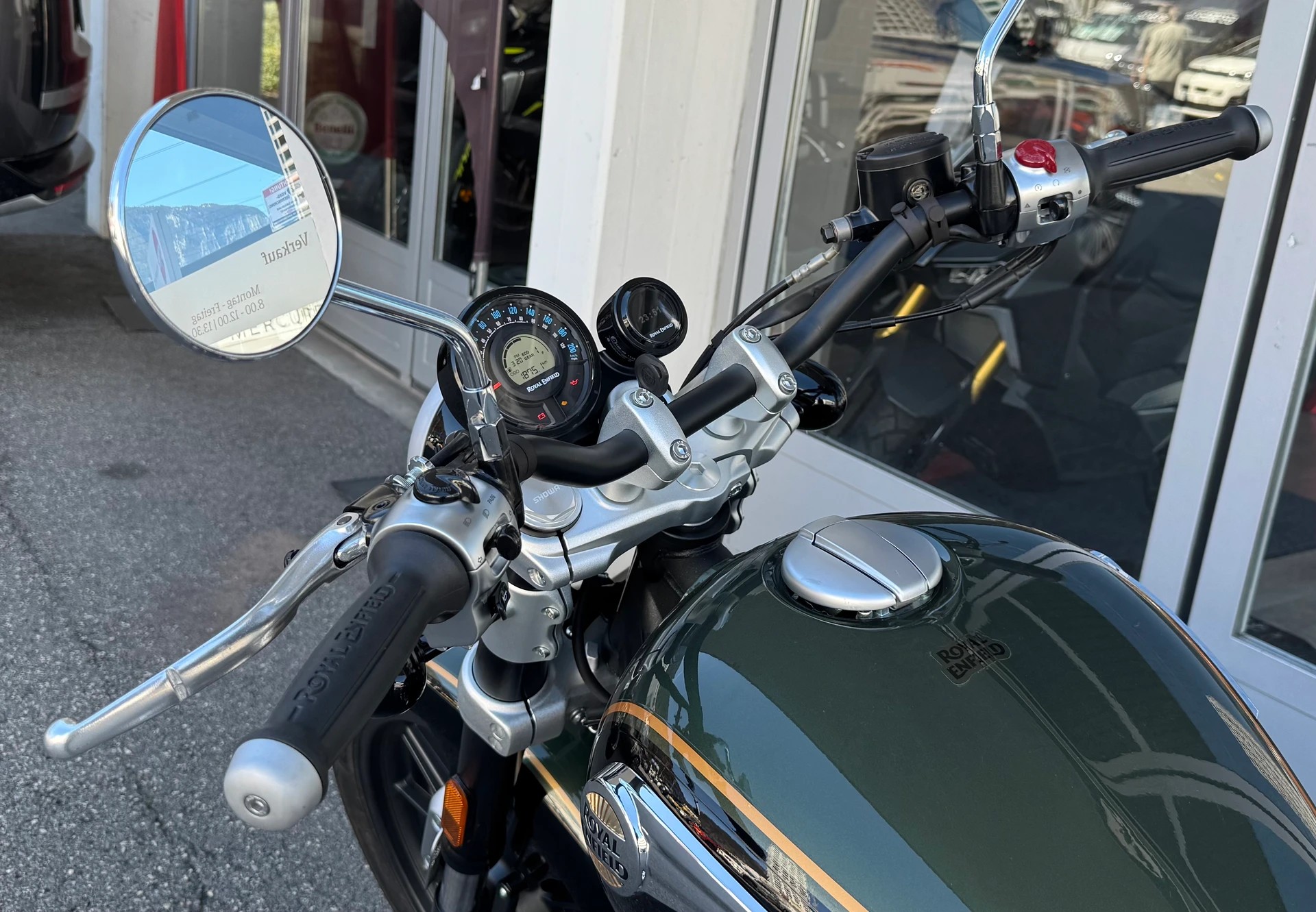 ROYAL ENFIELD Super Meteor 650 Interstellar-image-8