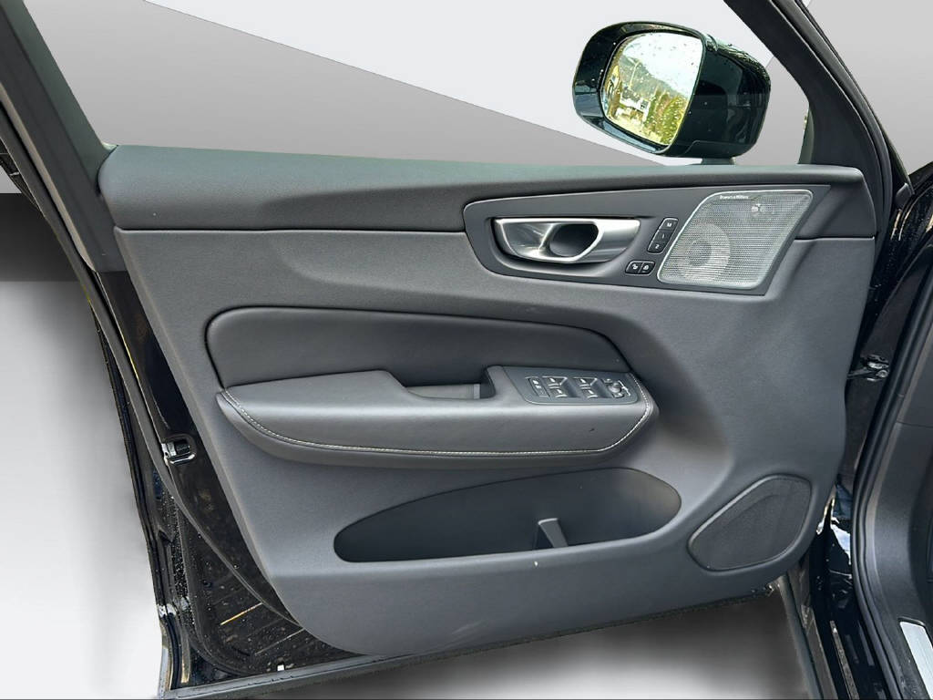 VOLVO XC60 2.0 T8 TE XCENTRIC Black Edition eAWD-image-8
