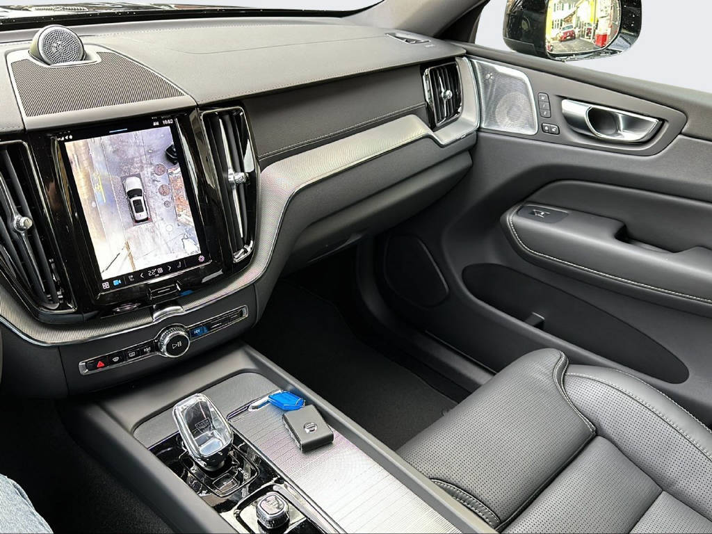 VOLVO XC60 2.0 T8 TE XCENTRIC Black Edition eAWD-image-12