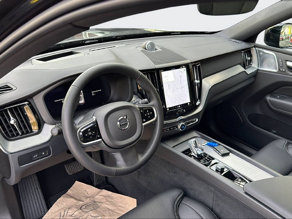 VOLVO XC60 2.0 T8 TE XCENTRIC Black Edition eAWD-image-9