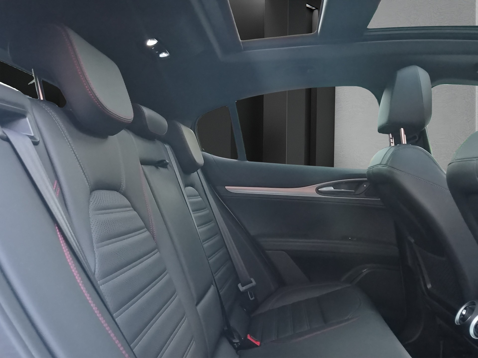 ALFA ROMEO Stelvio 2.0 Competizione Pack Sky Q4 AT8-image-13