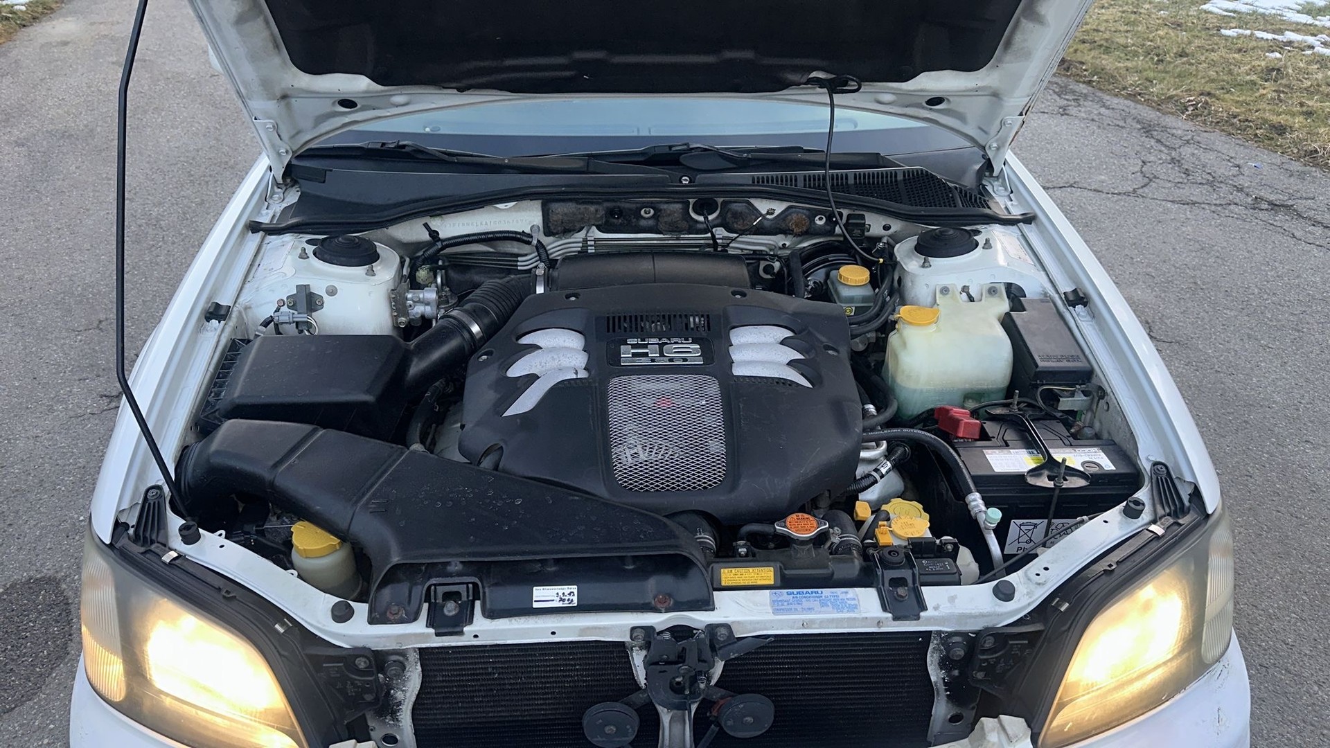 SUBARU Outback H6 3.0-image-10